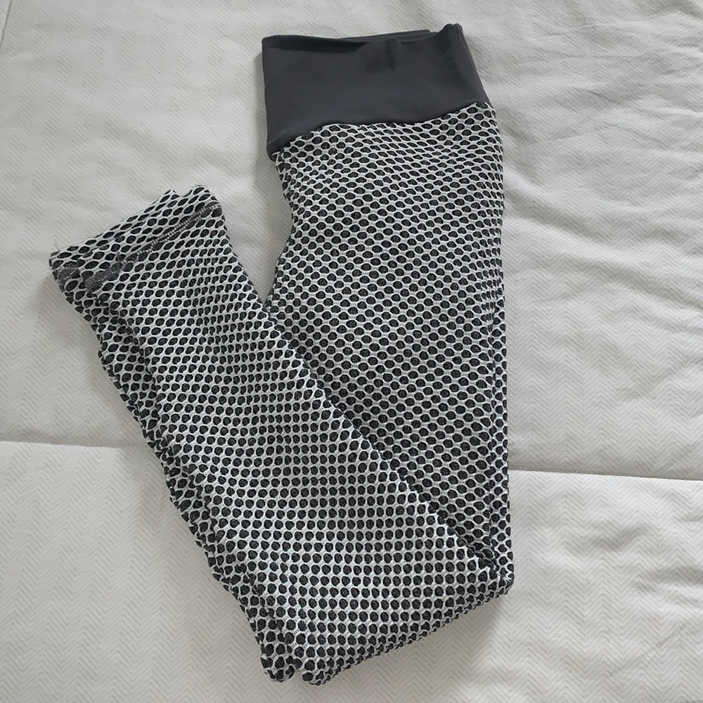 Honeycomb High Waisted Workout Leggings NWT